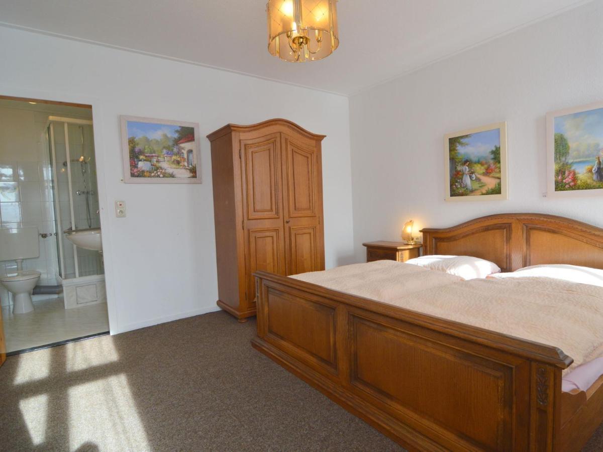 Classy Holiday Home In Uerzig Near Forest Стая снимка